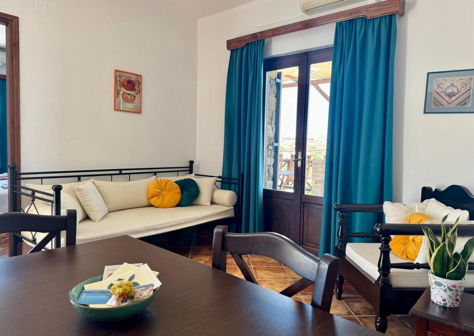 Syrou Lotos Studios & Apartments (Adults Only) Kini Phòng bức ảnh