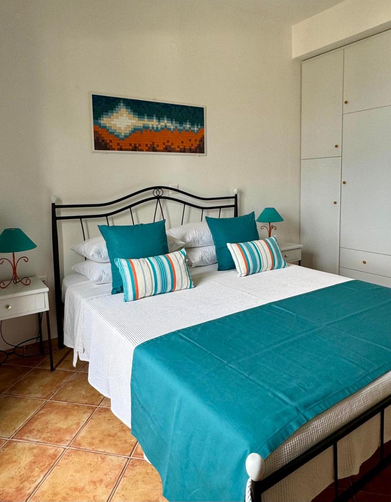 Syrou Lotos Studios & Apartments (Adults Only) Kini Phòng bức ảnh